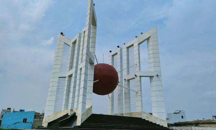 gollamari memorial monument Image