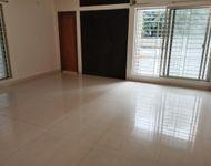 nice unfurnish 3 Bed room apt available in banani