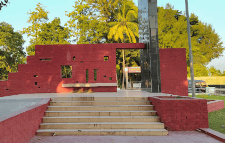 30 godown freedom fighters monument এর ছবি