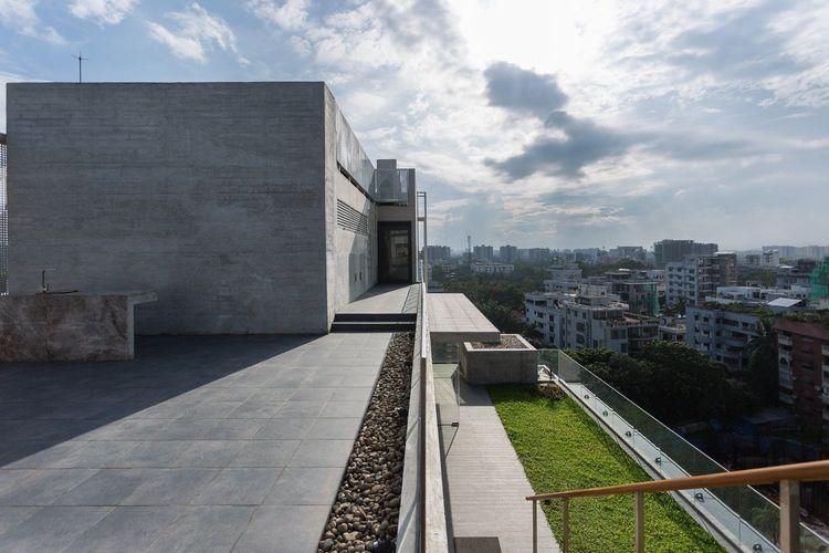 the statesman roof top Gulshan
