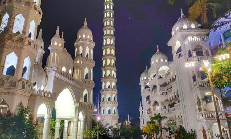 darul ulum mosque and madrasah.  Image