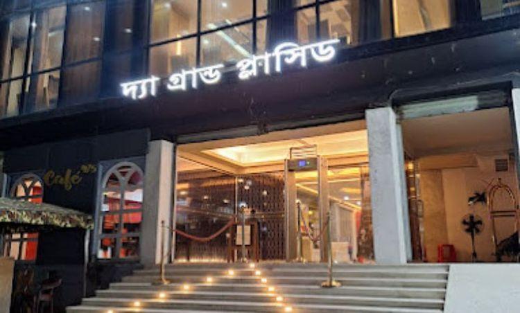 the grand placid এর ছবি