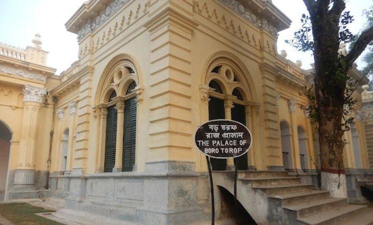 boro taraf palace এর ছবি