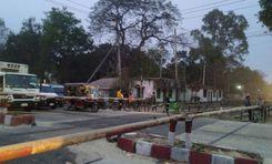 balapara railway gate College Para